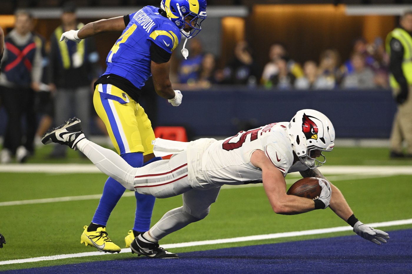 Cardinals' Trey McBride reaches milestones, but deflection off helmet leads to loss | iNFOnews.ca