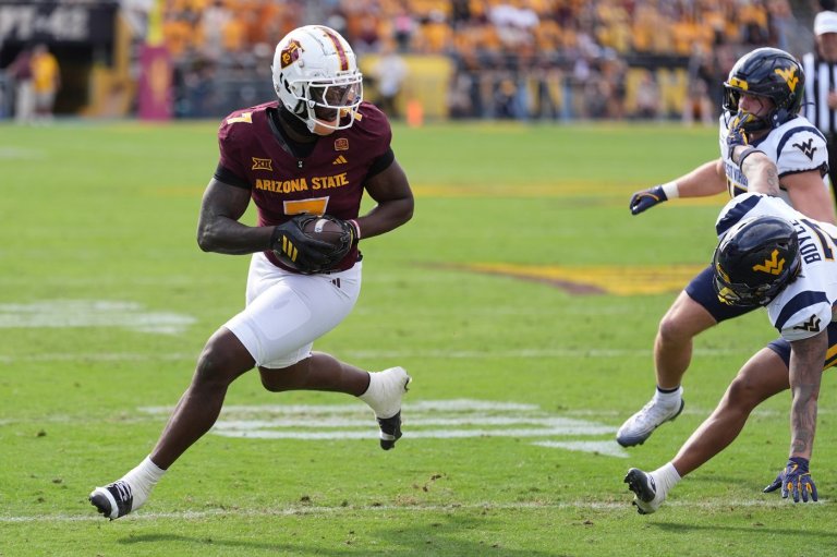 Jeff Sims throws 3 TD passes, Arizona State beats West Virginia 25-23 to keep Big 12 hopes alive | iNFOnews.ca