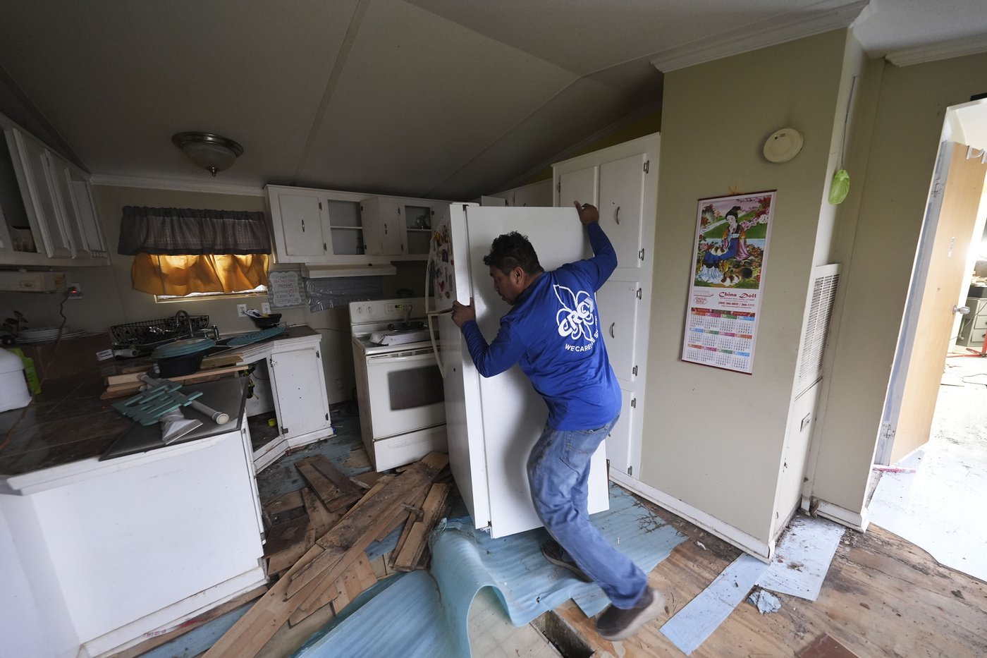 From LA wildfires to hurricanes, immigrants help rebuild after disasters. Some may face deportation | iNFOnews.ca From LA wildfires to hurricanes, immigrants help rebuild after disasters. Some may face deportation | iNFOnews.ca