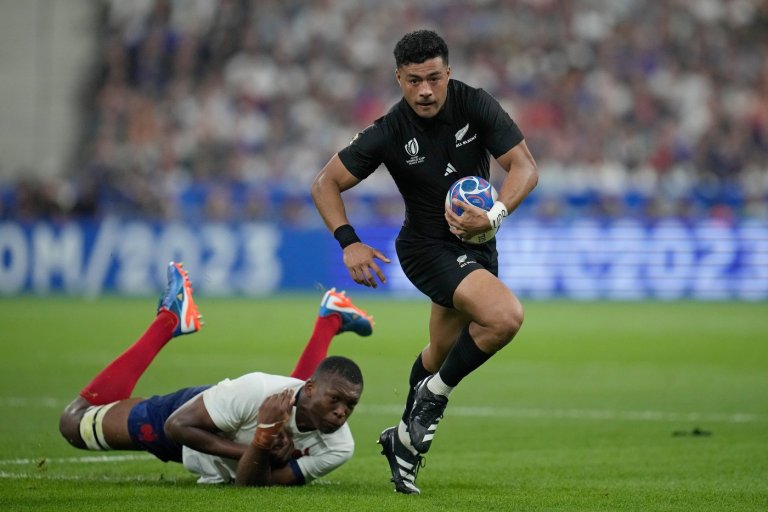 Flyhalf Richie Mo'unga recalled by All Blacks on tour of South Africa | iNFOnews.ca