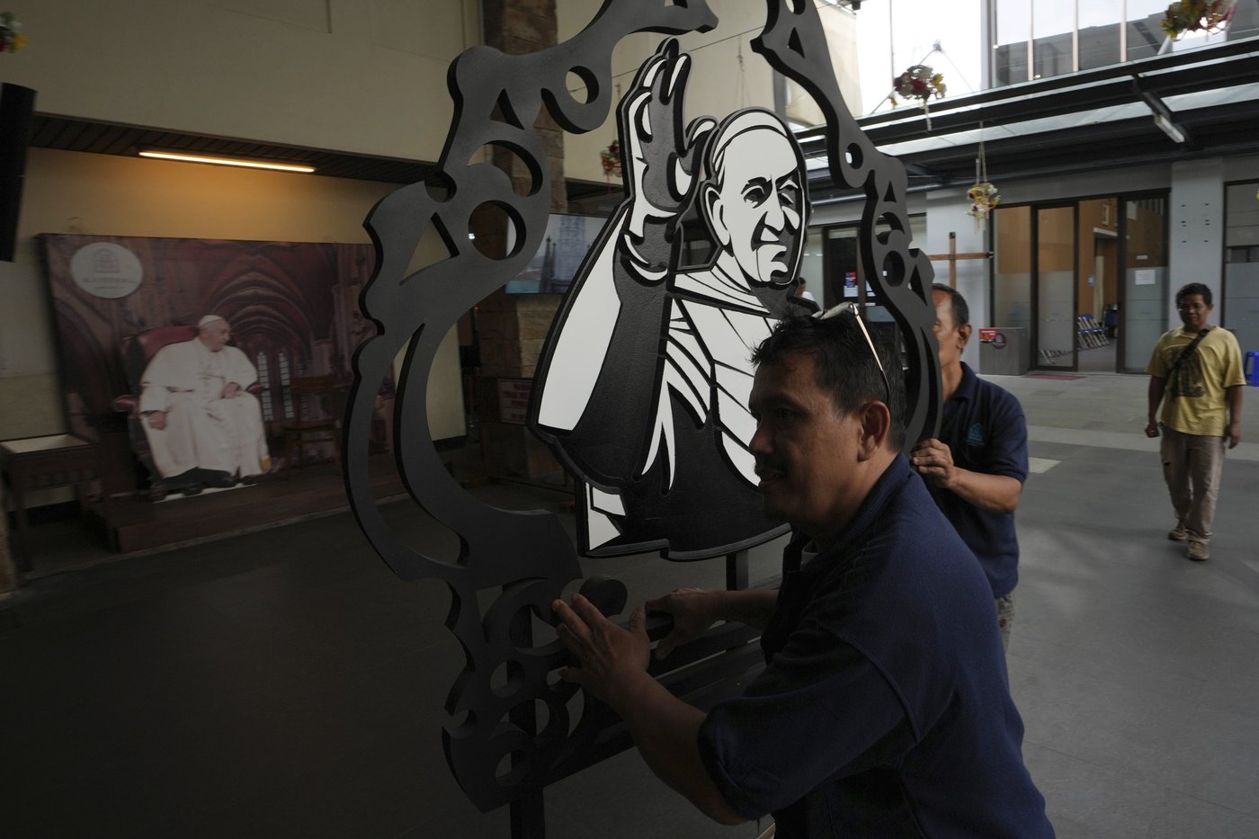 PHOTO COLLECTION: Depictions of Pope Francis | iNFOnews.ca