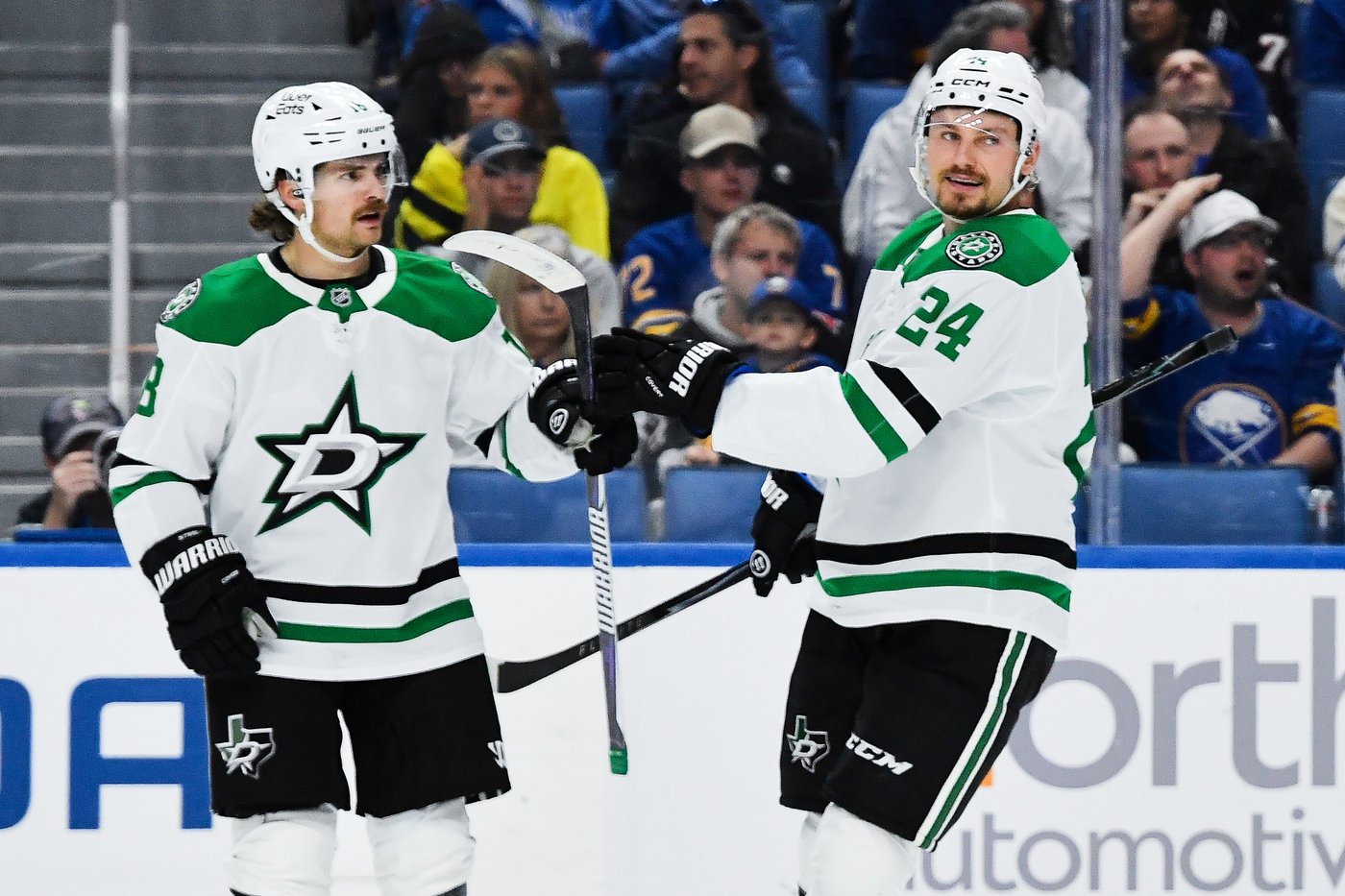 Jake Oettinger has second straight shutout in the Stars' 4-0 victory over the Sabres | iNFOnews.ca
