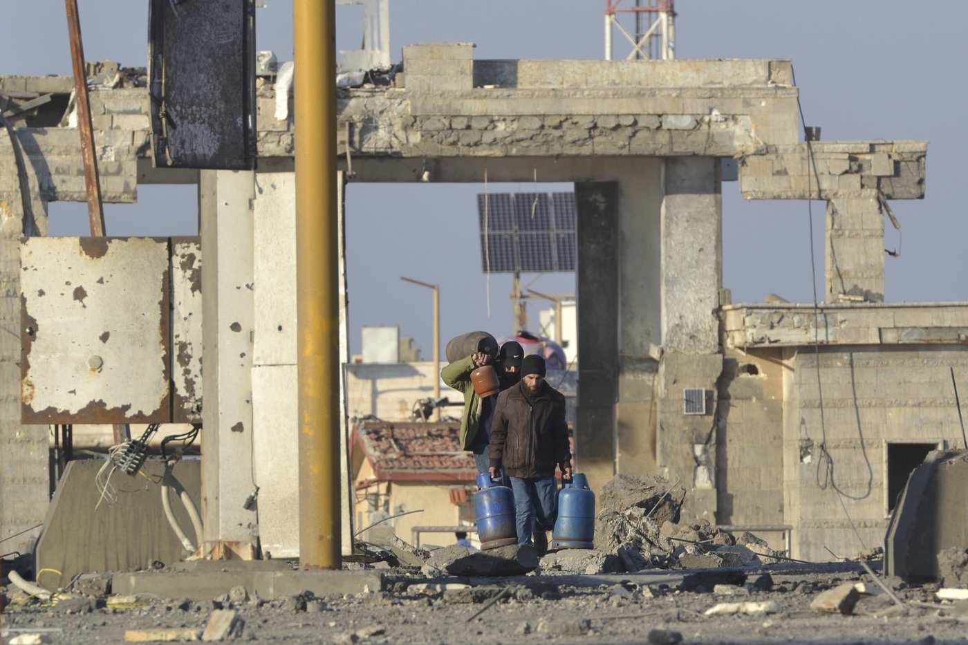 Middle East latest: Lebanon closes all its land border crossings with Syria except one | iNFOnews.ca