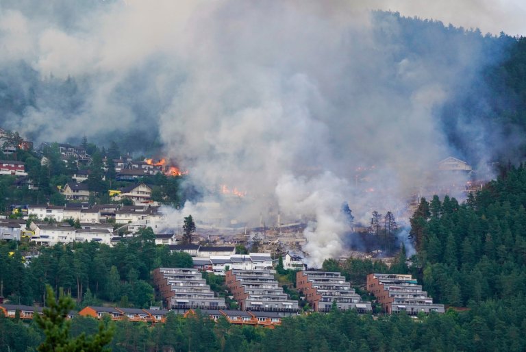 Massive fire destroys 100 homes in Norway and forces hundreds to evacuate | iNFOnews.ca