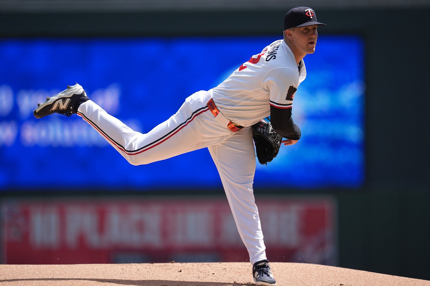 Zebby Matthews pitches Twins past Marlins 9-1 with 7 shutout innings in his season debut | iNFOnews.ca