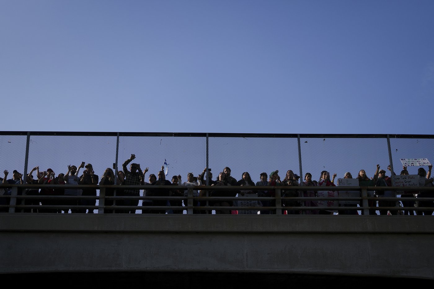 Marchers protesting planned deportations block major freeway in Los Angeles | iNFOnews.ca