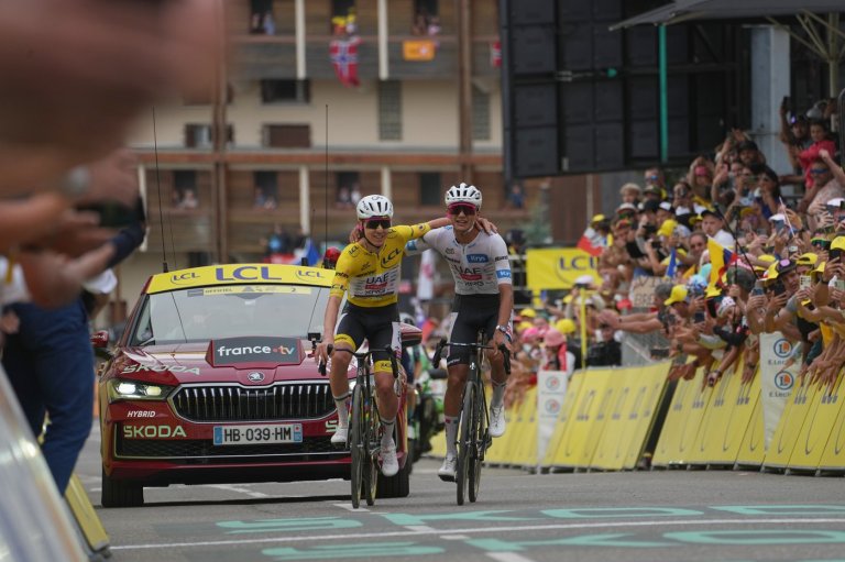 Pogacar closes in on record-equaling fifth Tour de France title as Carapaz wins penultimate stage | iNFOnews.ca