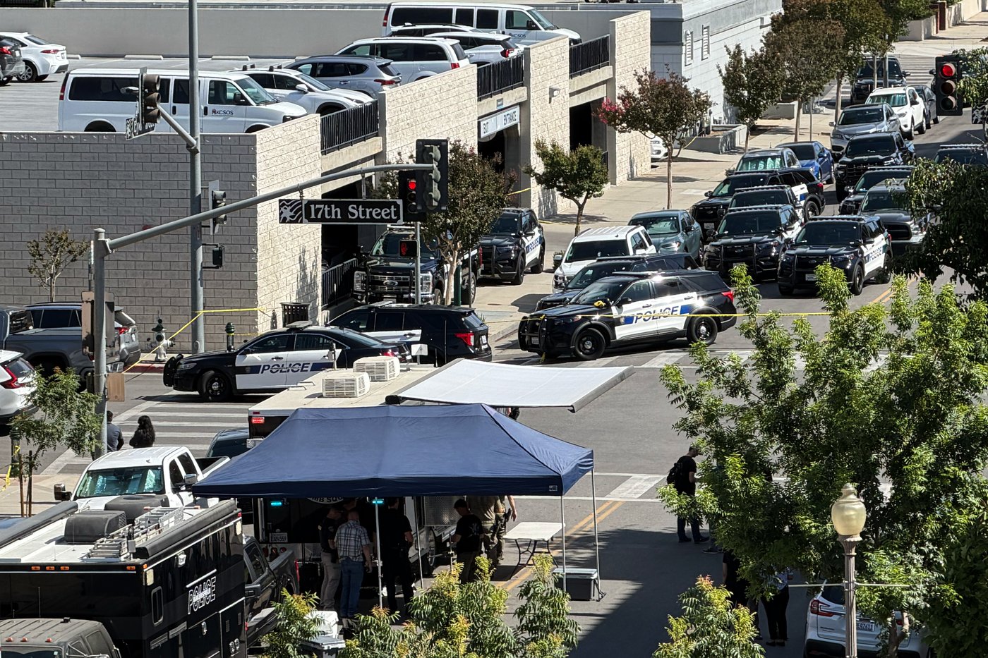 Police locked in negotiations with man in Bakersfield holding hostages | iNFOnews.ca Police locked in negotiations with man in Bakersfield holding hostages | iNFOnews.ca
