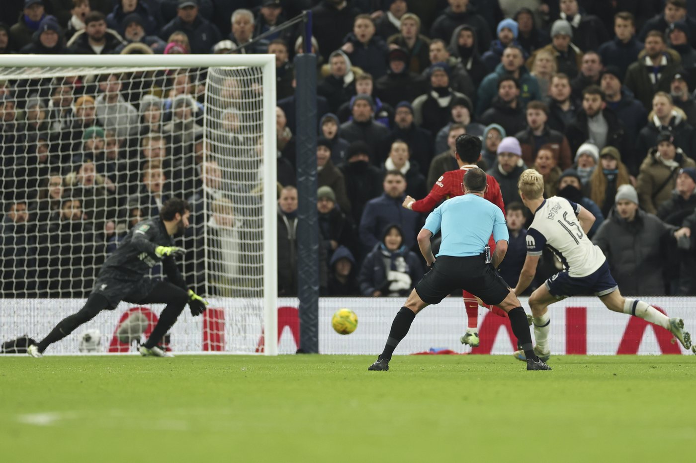 Tottenham beats Liverpool 1-0 in English cup semis after a serious injury and in-stadium ref call | iNFOnews.ca