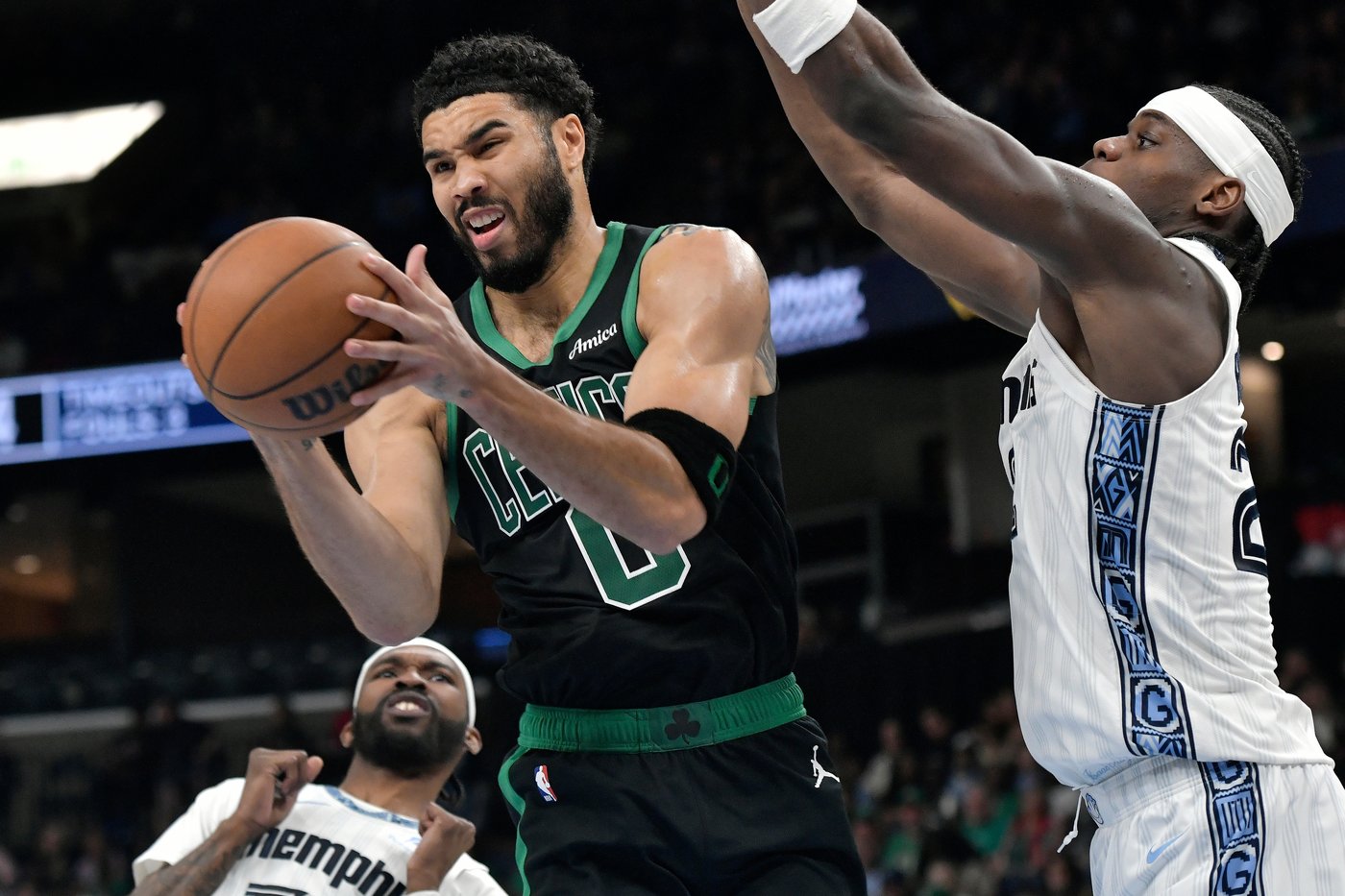 Jaylen Brown has 30 points as Celtics rally to defeat Grizzlies 117-112 | iNFOnews.ca Jaylen Brown has 30 points as Celtics rally to defeat Grizzlies 117-112 | iNFOnews.ca