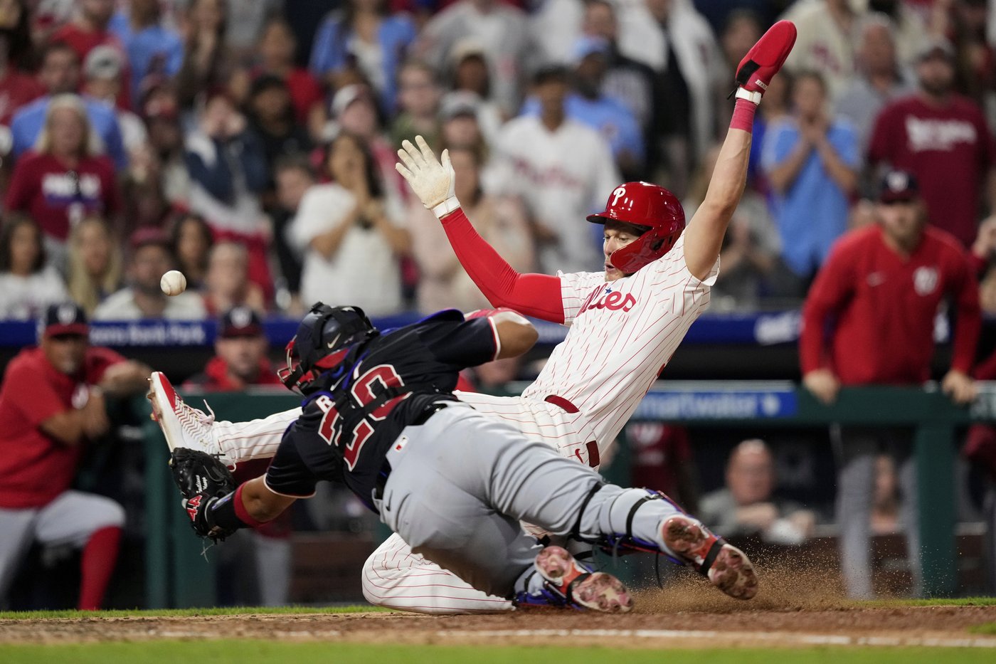Bryson Stott scores on wild pitch to cap zany ninth inning as Phillies beat Nationals 7-6 | iNFOnews.ca