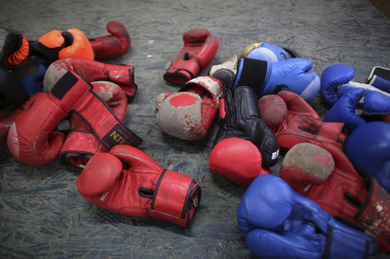 Man dies after collapsing at Winnipeg charity boxing event, investigation underway | iNFOnews.ca