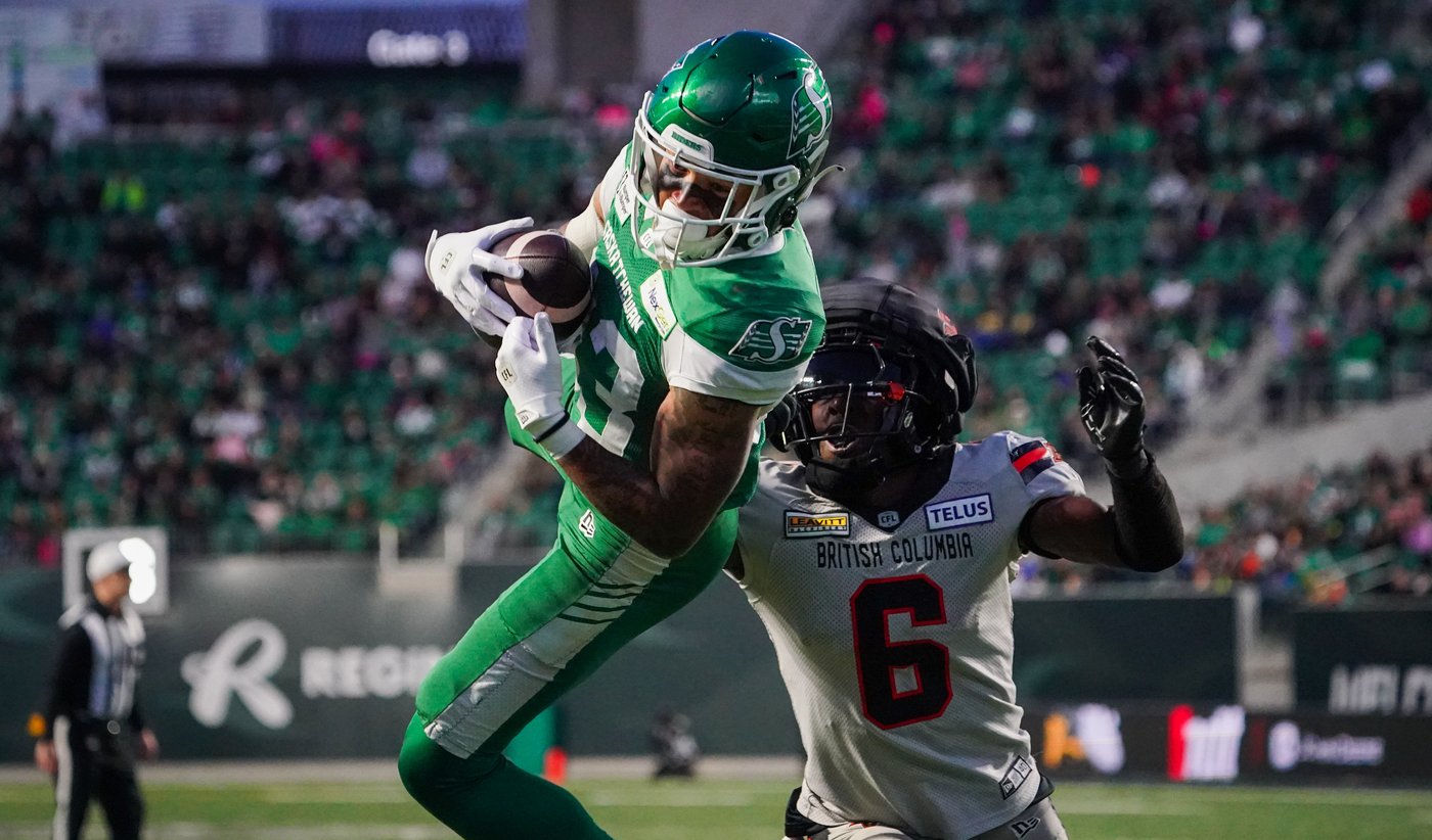 Roughriders whip Lions 39-8, clinch home playoff game | iNFOnews.ca