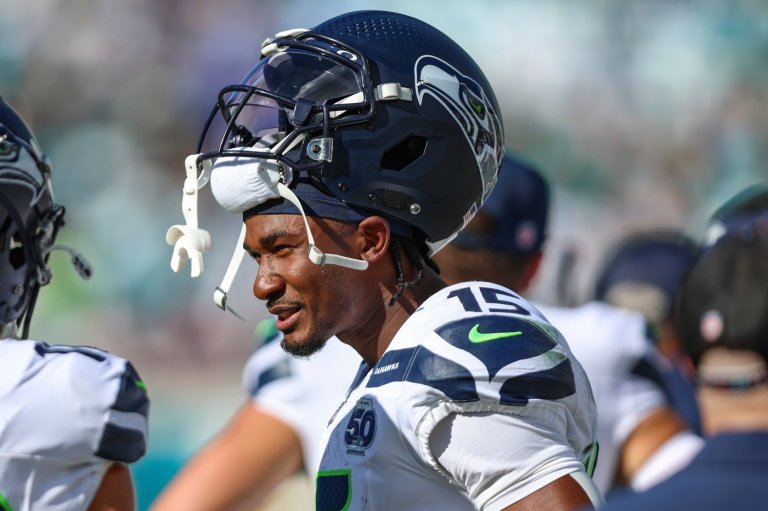 Seahawks receiver Tory Horton hopes to pick up where he left off after 2025 season cut short | iNFOnews.ca