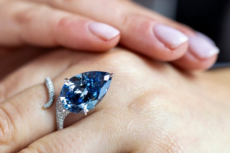 'Mellon Blue' diamond sells for $26.6 million at Swiss auction | iNFOnews.ca