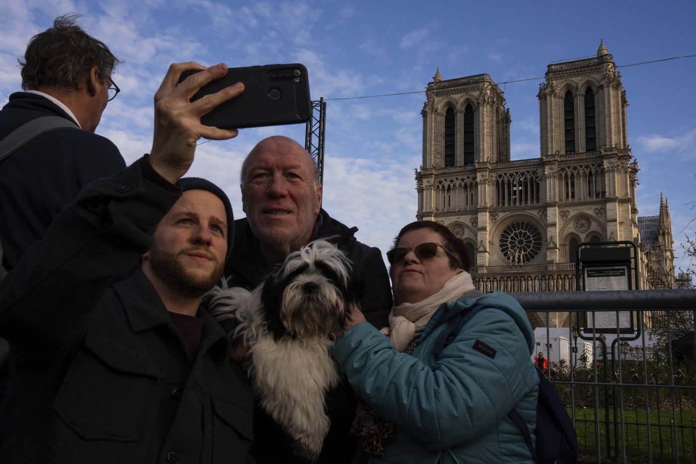 Notre Dame reopens its doors to Macron and other world leaders in a rare symbol of unity | iNFOnews.ca Notre Dame reopens its doors to Macron and other world leaders in a rare symbol of unity | iNFOnews.ca