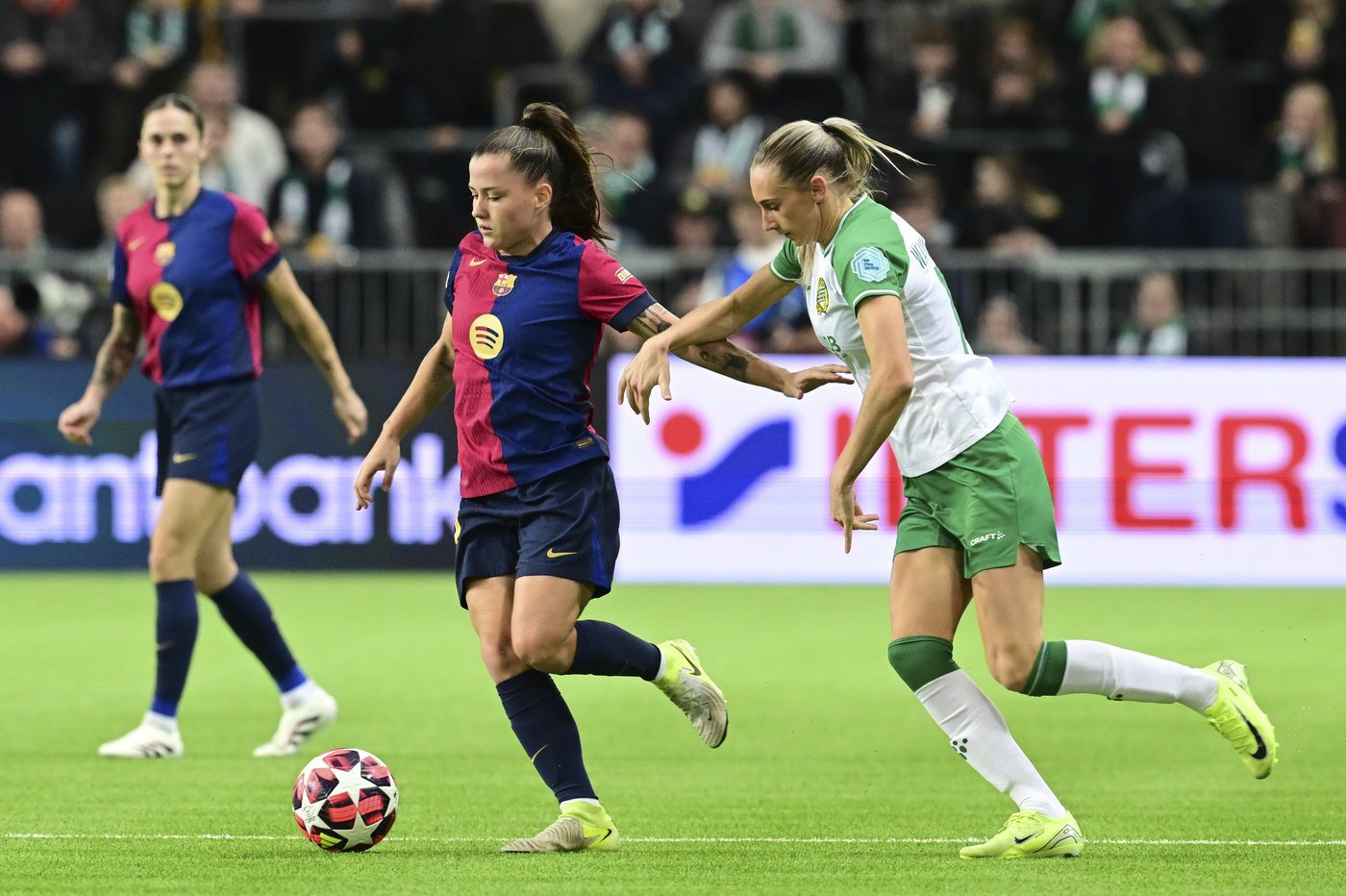 Barcelona grabs last quarterfinal spot in Women's Champions League with 3-0 win in Stockholm | iNFOnews.ca