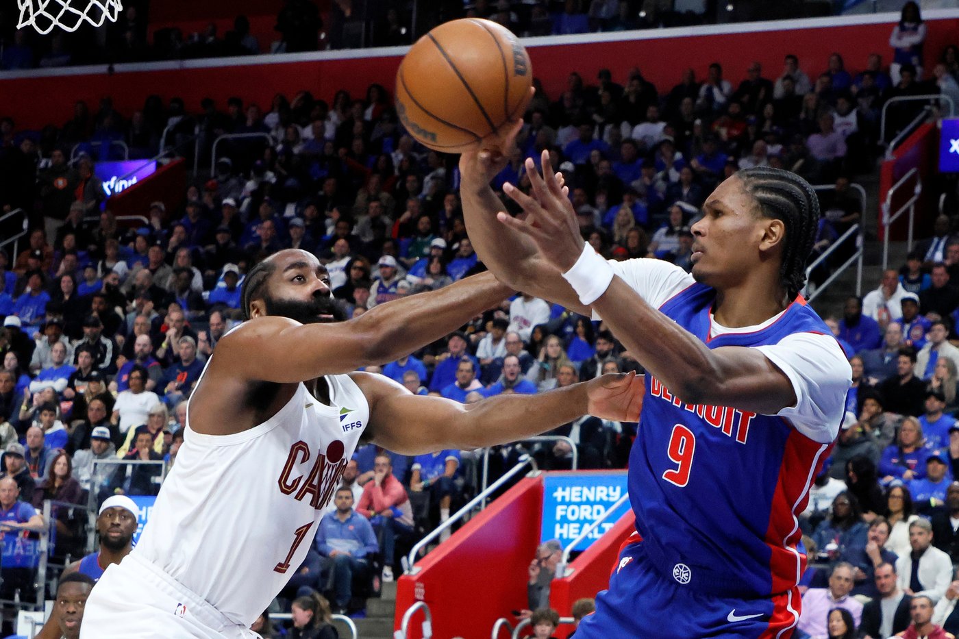 James Harden, still learning new role, helps Cleveland get 1 win away from East finals | iNFOnews.ca James Harden, still learning new role, helps Cleveland get 1 win away from East finals | iNFOnews.ca