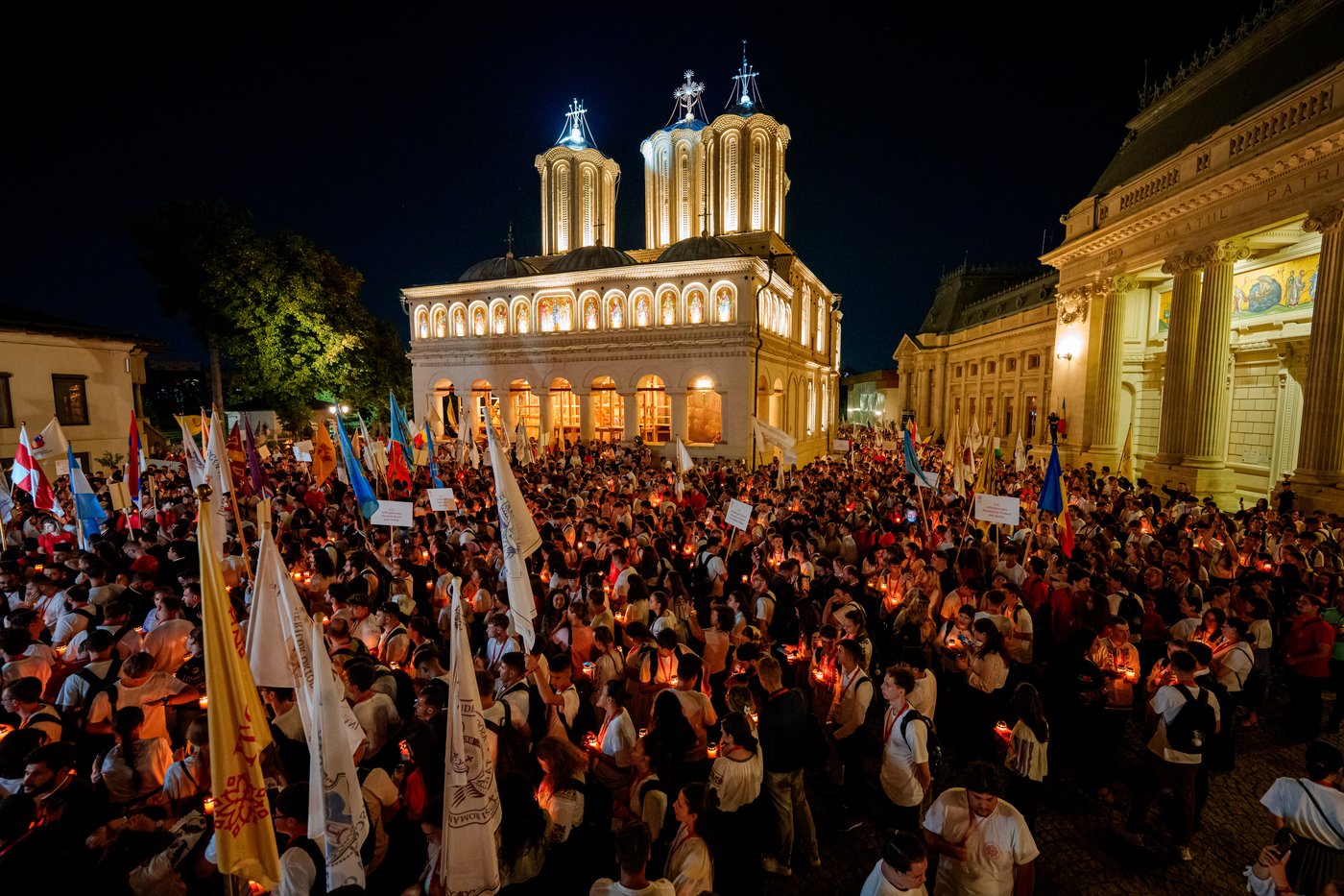 Young Orthodox Christians take part in a lights procession in Romania’s capital | iNFOnews.ca