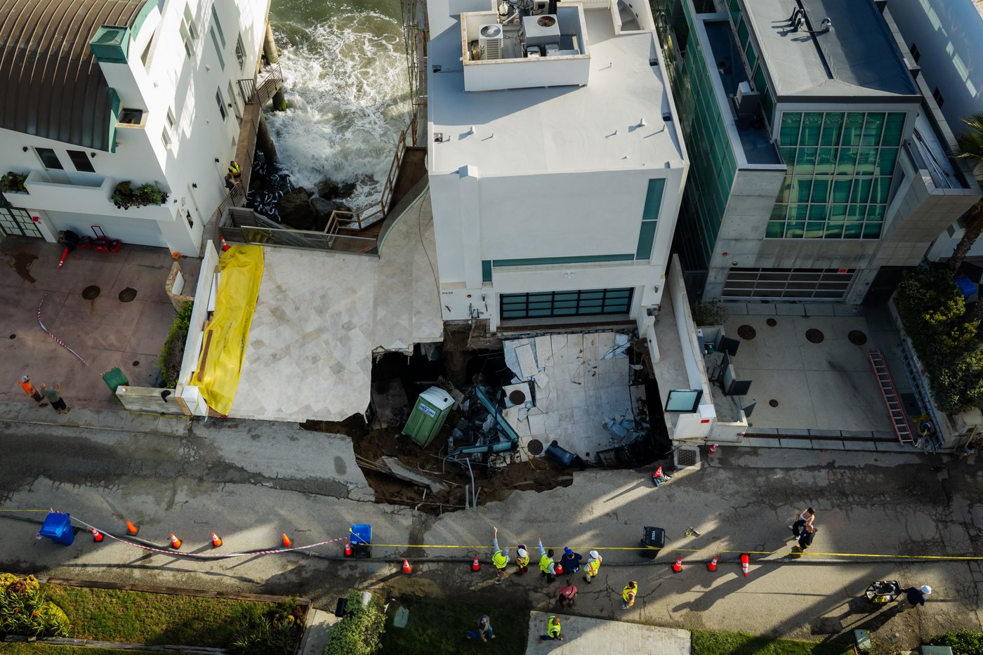 Driveway of coastal mansion owned by Nicolas Cage collapses | iNFOnews.ca Driveway of coastal mansion owned by Nicolas Cage collapses | iNFOnews.ca