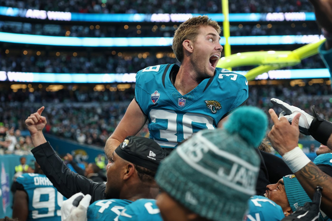 Cam Little hits 57-yard FG late as Jaguars edge Eagles 19-17 | iNFOnews.ca