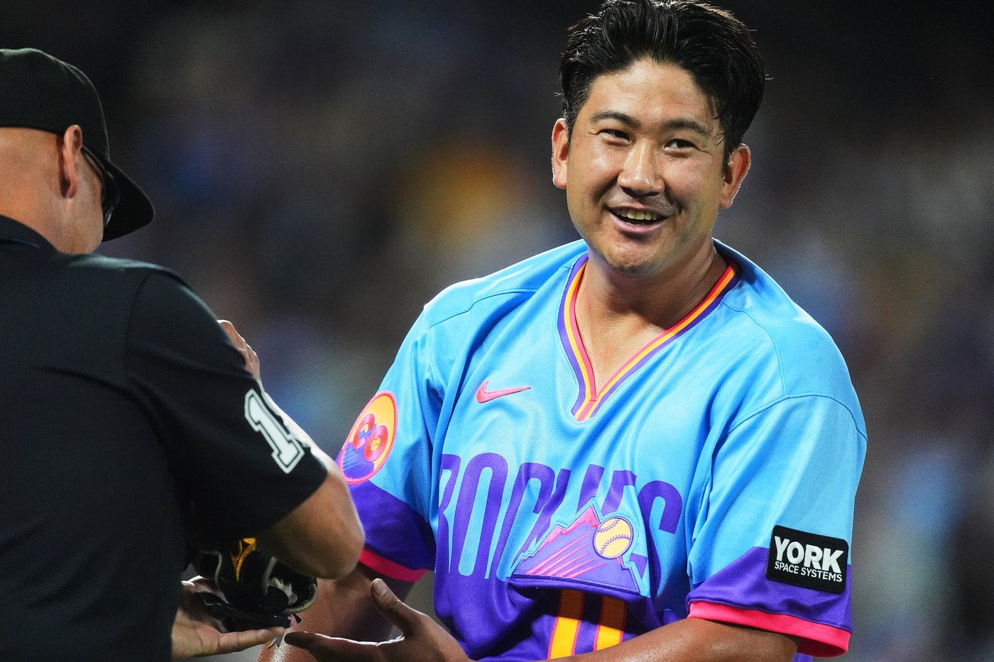 Sugano helps the Rockies beat the Royals 3-1 in game delayed at start by hailstorm | iNFOnews.ca