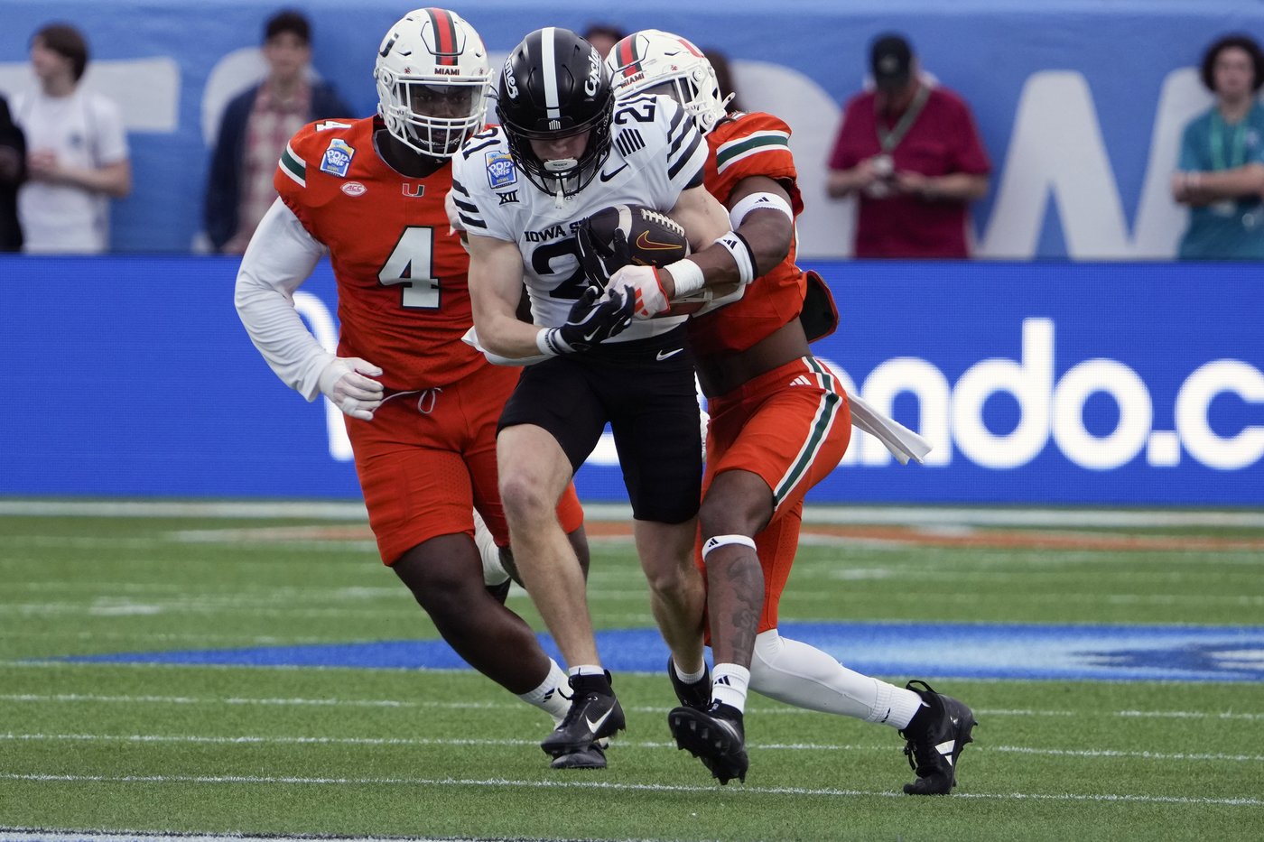 No. 18 Iowa State wins 11 games for 1st time, tops No. 15 Miami 42-41 in Pop-Tarts Bowl | iNFOnews.ca