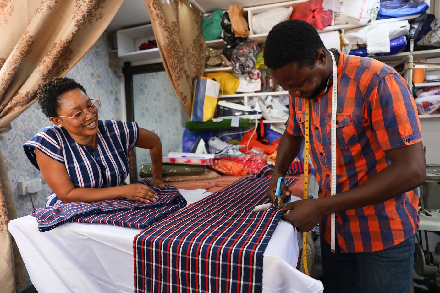 More Ghanaians are wearing a cultural outfit after their president was mocked | iNFOnews.ca