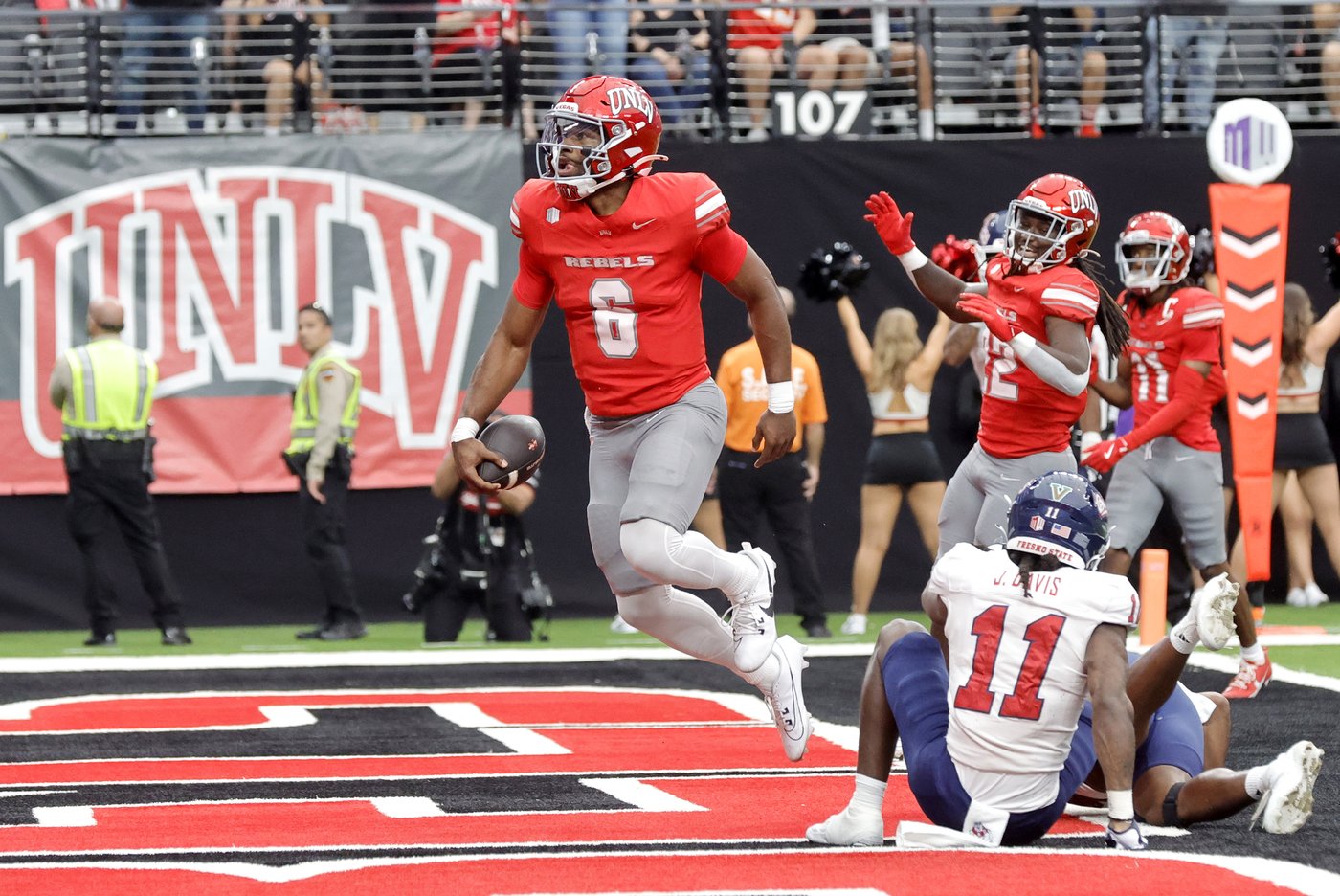 Quarterback Hajj-Malik Williams can prove he's an upgrade for No. 25 UNLV against Syracuse | iNFOnews.ca