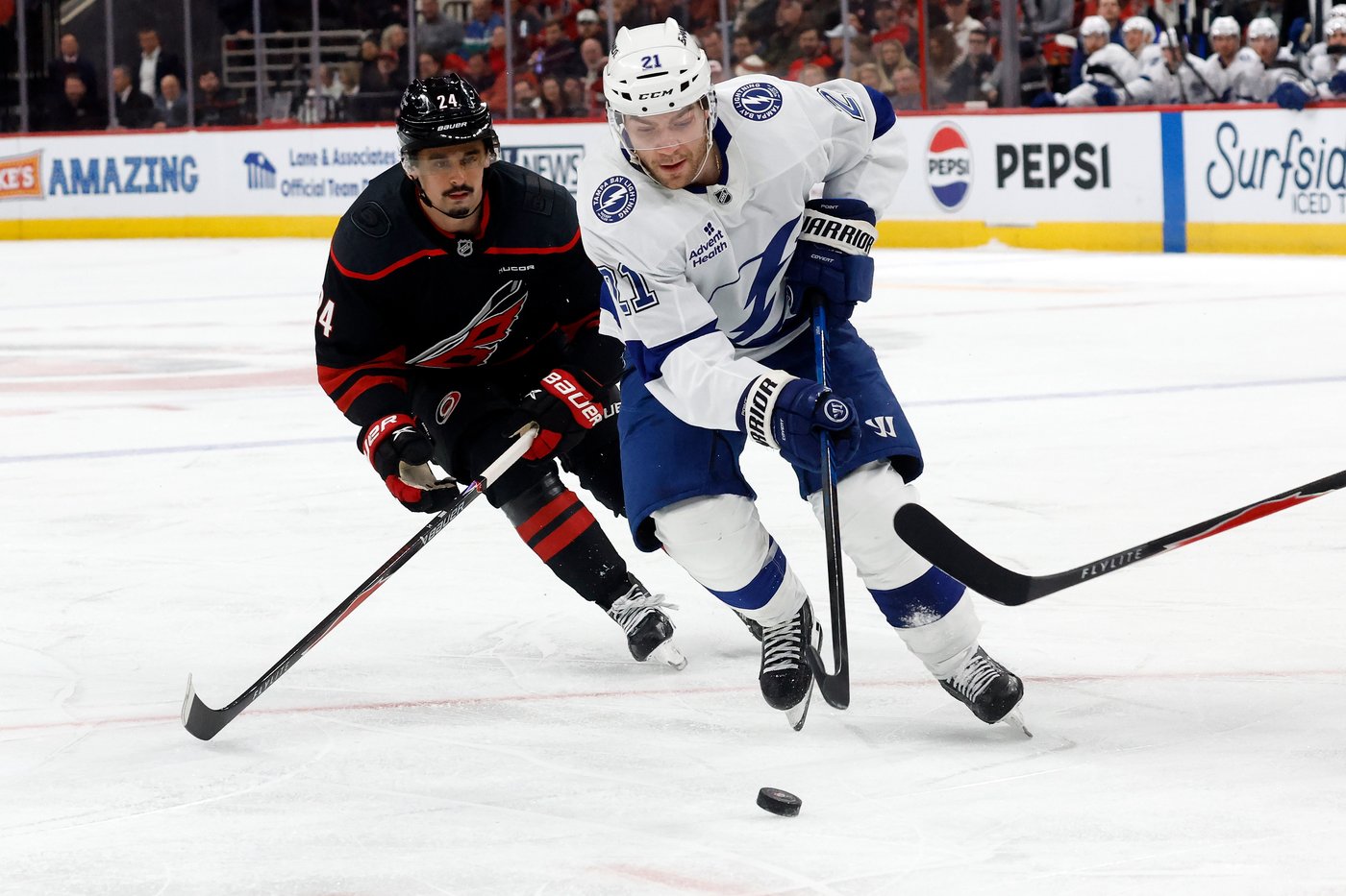 Aho's power-play goal helps Hurricanes beat Lightning 5-4 in meeting of Eastern Conference's best | iNFOnews.ca Aho's power-play goal helps Hurricanes beat Lightning 5-4 in meeting of Eastern Conference's best | iNFOnews.ca