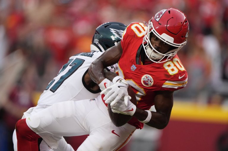 Chiefs fall to 0-2 for first time since 2014 after loss to Eagles in Super Bowl rematch | iNFOnews.ca