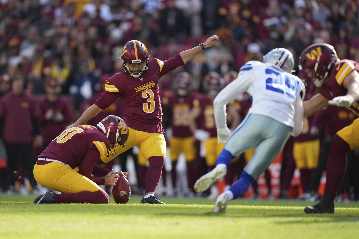 Special teams bungles dominate the NFL with Commanders, Cowboys leading the way in a chaotic Week 12 | iNFOnews.ca