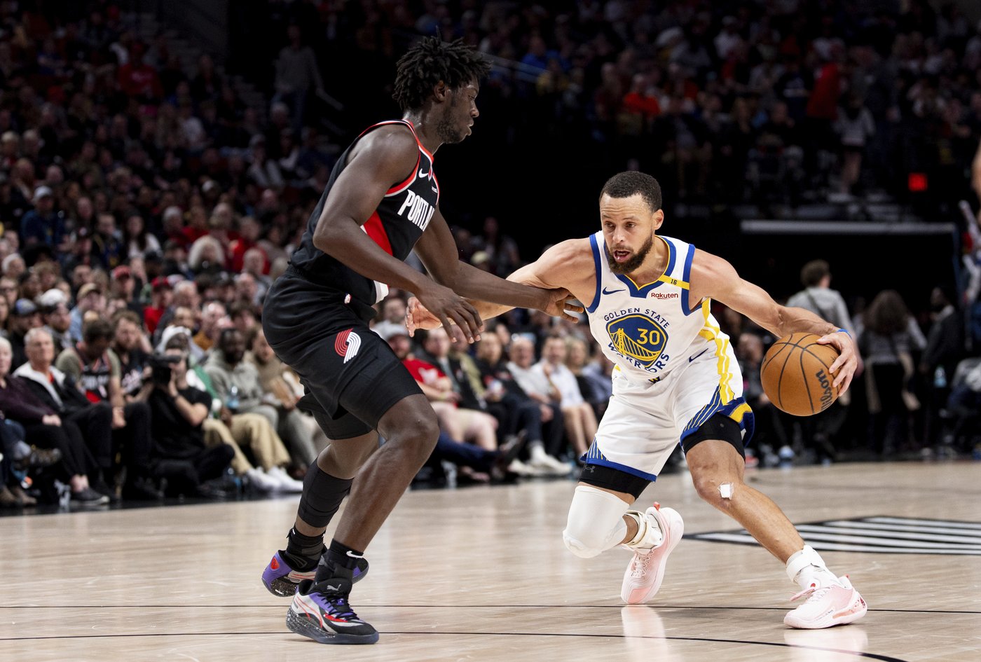 Butler scores 24 points to lead Warriors in 103-86 rout of Trail Blazers | iNFOnews.ca