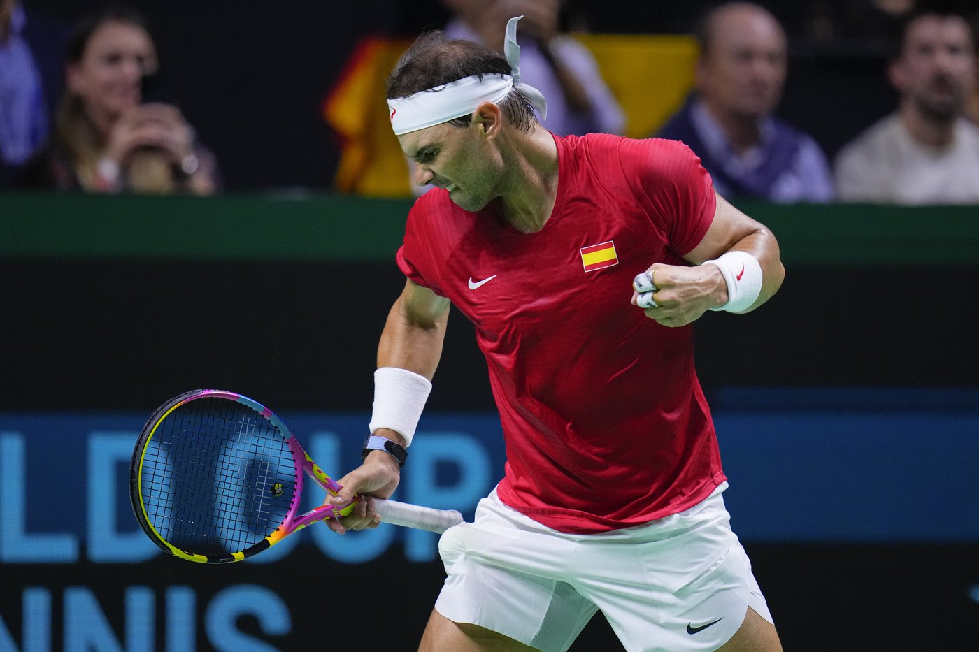 An emotional Rafael Nadal retires at the Davis Cup after he loses and Spain is eliminated | iNFOnews.ca