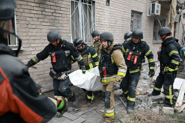 Russian attacks kill 7 in Ukraine after Trump strikes diesel deal with Putin | iNFOnews.ca