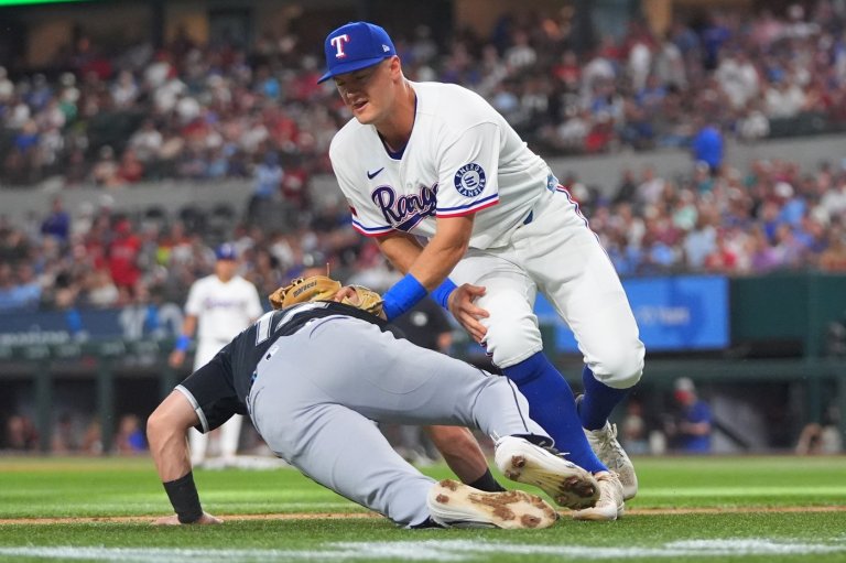 Rangers 3B and leading hitter Josh Jung exits with calf tightness after C Kyle Higashioka put on IL | iNFOnews.ca