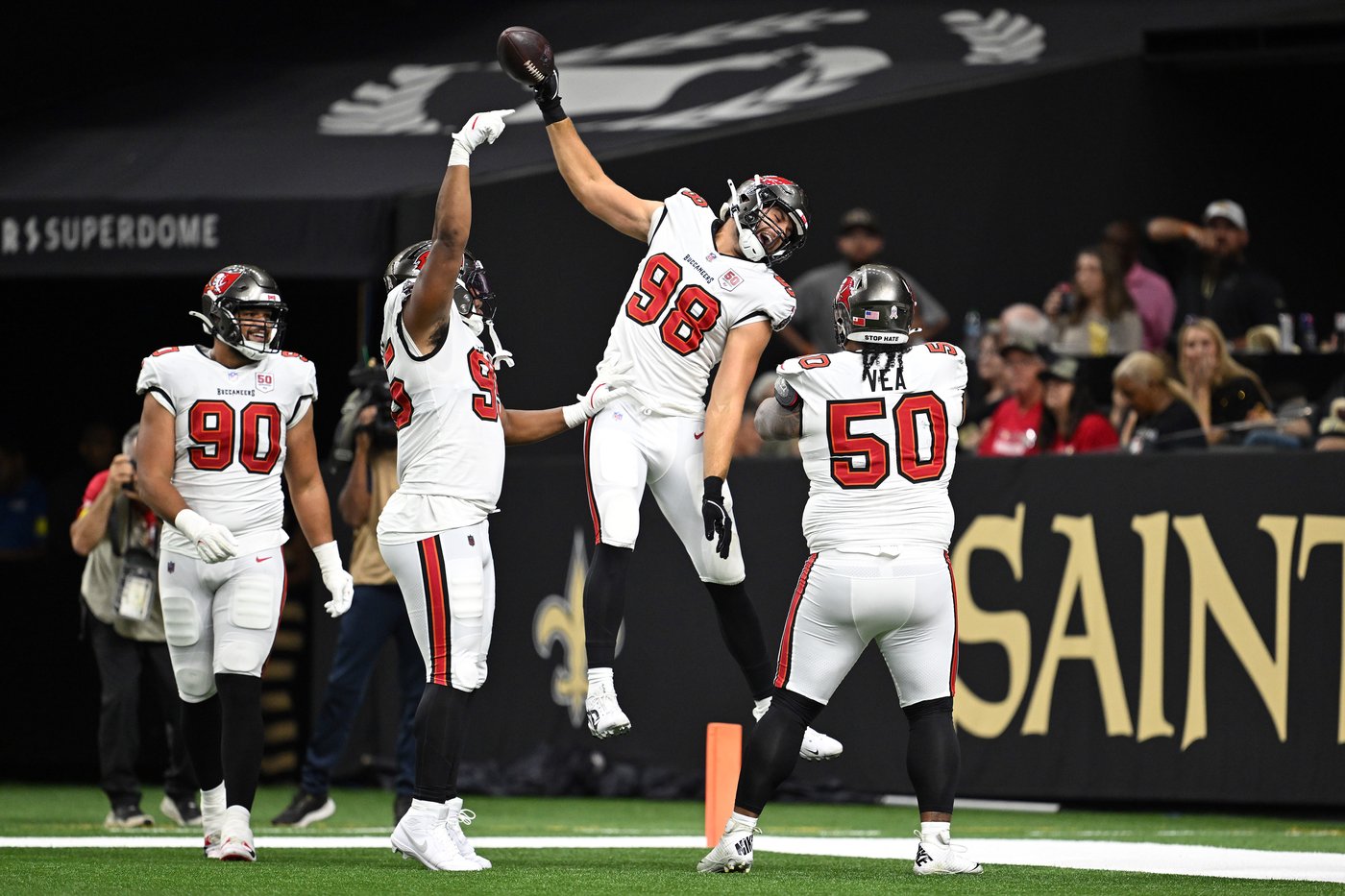 Anthony Nelson and the Buccaneers' defense shine in a 23-3 victory over the struggling Saints | iNFOnews.ca Anthony Nelson and the Buccaneers' defense shine in a 23-3 victory over the struggling Saints | iNFOnews.ca