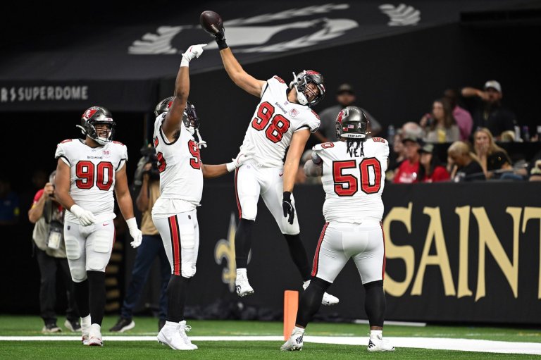 Anthony Nelson and the Buccaneers' defense shine in a 23-3 victory over the struggling Saints | iNFOnews.ca