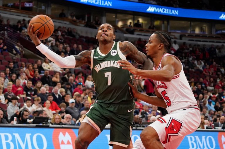 Porter won't play in Bucks' two-game road trip after spraining his ankle in season opener | iNFOnews.ca