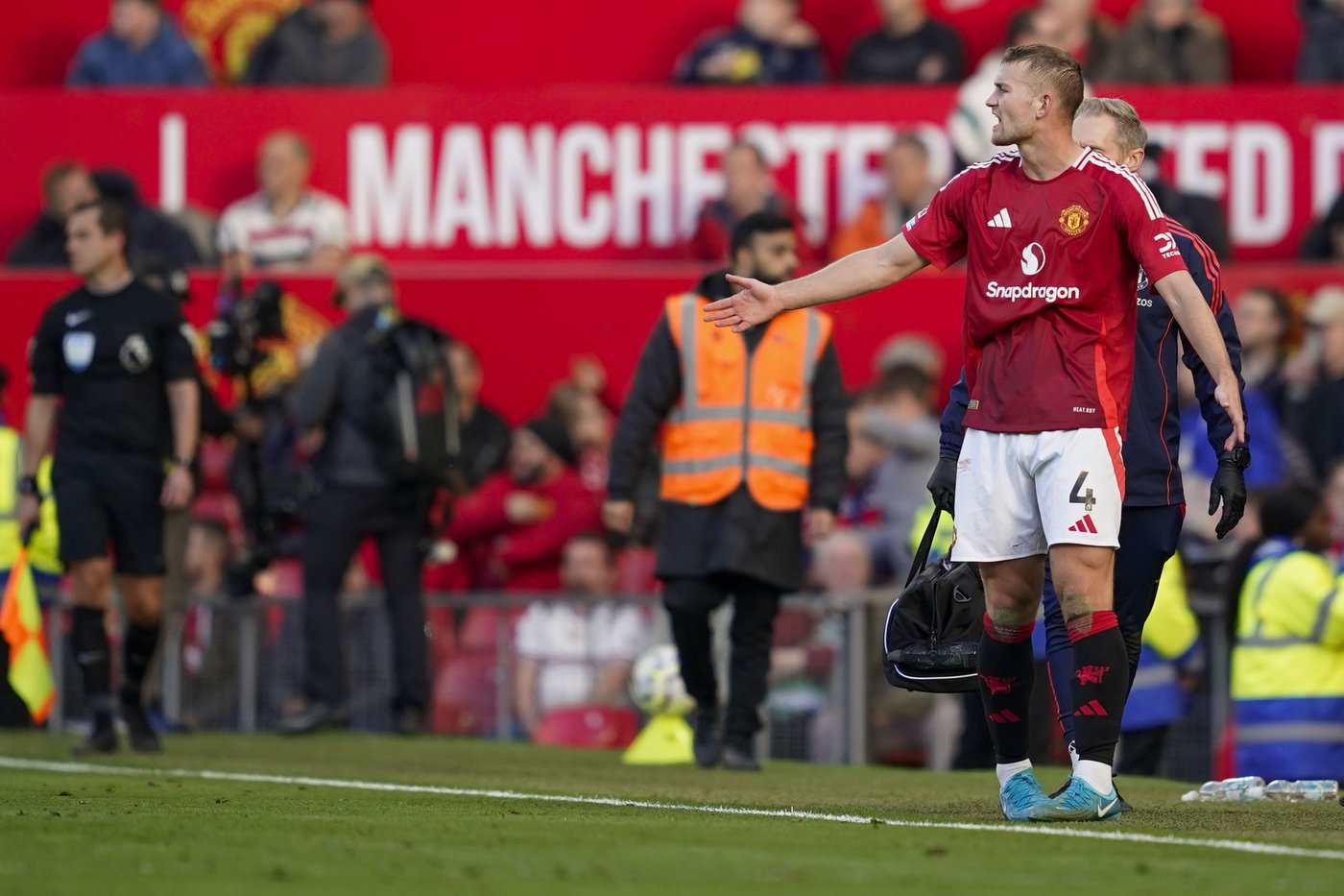 Arsenal stunned by Bournemouth and Garnacho sparks Man United comeback | iNFOnews.ca