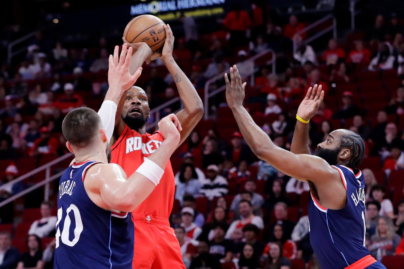 Thompson has 20 points, 9 rebounds, 8 assists, Rockets beat Clippers 115-113 | iNFOnews.ca