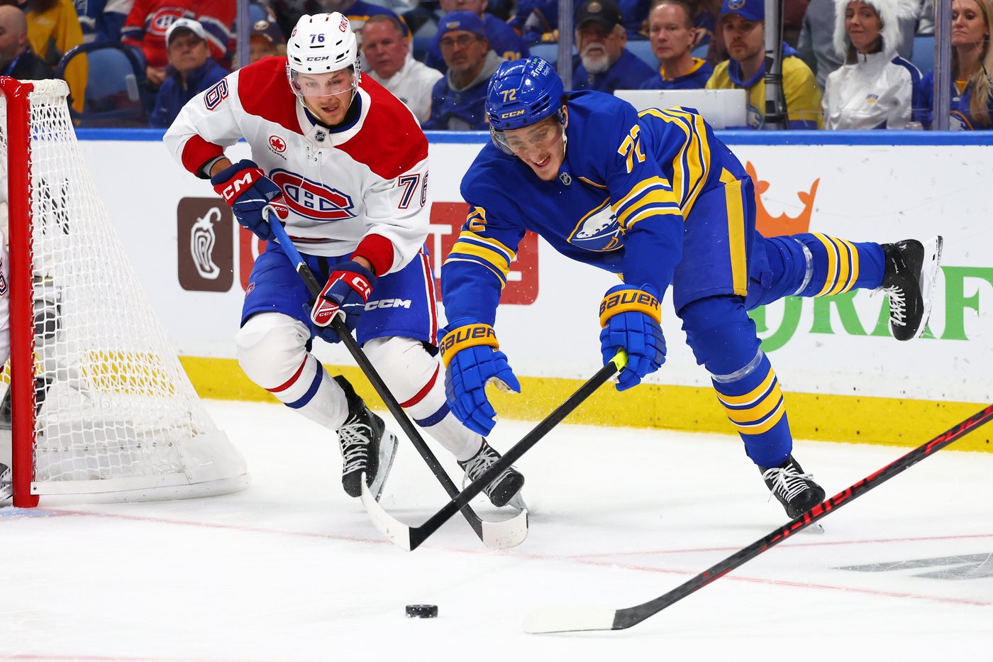 Alex Newhook scores twice as Canadiens beat Sabres 5-1 to tie 2nd-round playoff series at 1 apiece | iNFOnews.ca Alex Newhook scores twice as Canadiens beat Sabres 5-1 to tie 2nd-round playoff series at 1 apiece | iNFOnews.ca