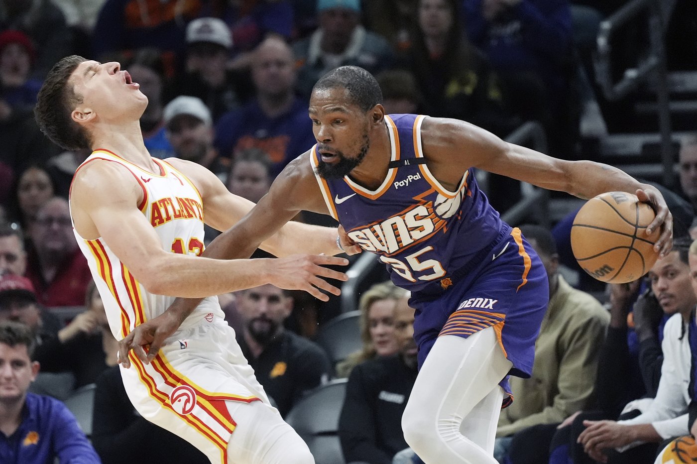 Bradley Beal leads with 25 points off the bench, Suns pull away late to beat the Hawks 123-115 | iNFOnews.ca Bradley Beal leads with 25 points off the bench, Suns pull away late to beat the Hawks 123-115 | iNFOnews.ca