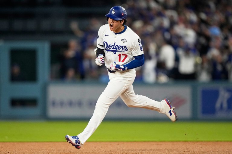 Dodgers take 2-1 lead in World Series with 6-5 win in 18 innings over Jays | iNFOnews.ca Dodgers take 2-1 lead in World Series with 6-5 win in 18 innings over Jays | iNFOnews.ca