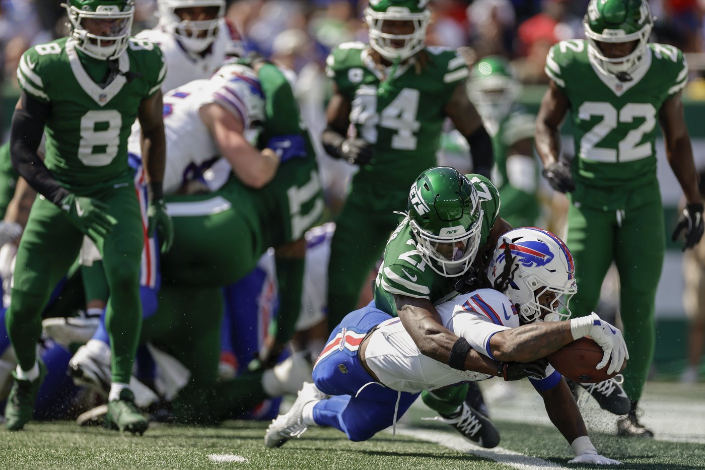 Aaron Glenn insists Jets' confidence isn't shaken despite falling to 0-2 after ugly loss to Bills | iNFOnews.ca