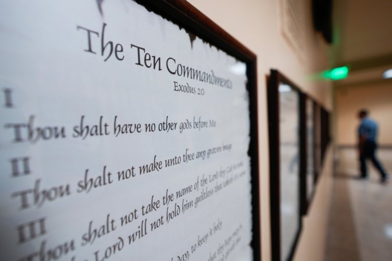 Judge strikes down Arkansas law mandating schools display the Ten Commandments. Here's what to know | iNFOnews.ca