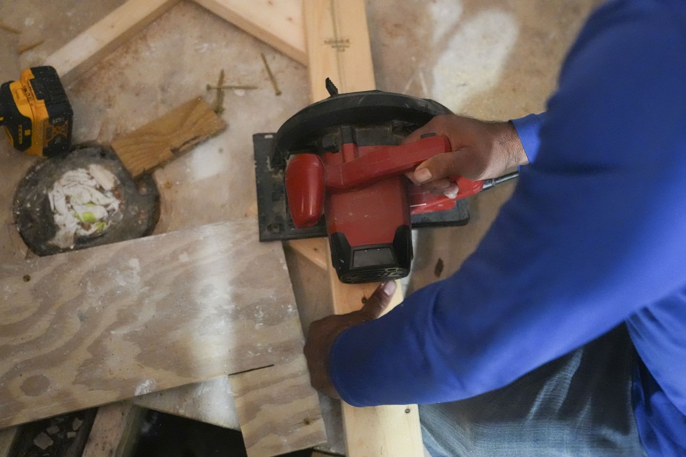 From LA wildfires to hurricanes, immigrants help rebuild after disasters. Some may face deportation | iNFOnews.ca From LA wildfires to hurricanes, immigrants help rebuild after disasters. Some may face deportation | iNFOnews.ca