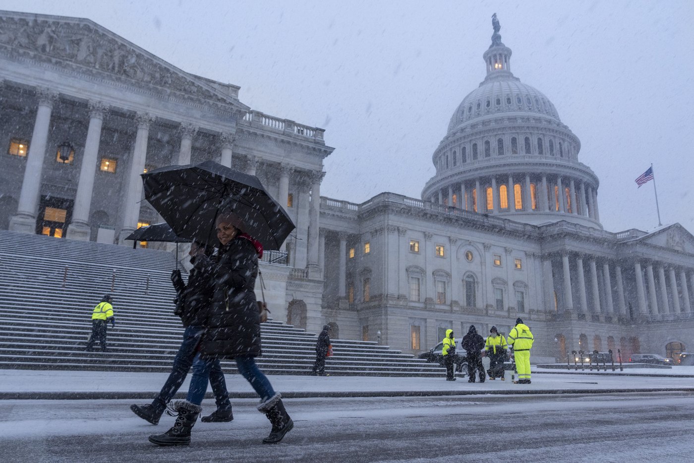 Storm makes for treacherous travel as snow and ice track through the mid-Atlantic | iNFOnews.ca