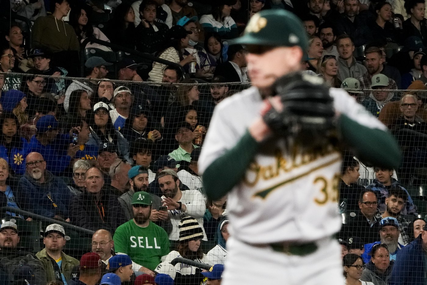 Raleigh, Garver homer to help Mariners beat Athletics, 2-0 | iNFOnews.ca Raleigh, Garver homer to help Mariners beat Athletics, 2-0 | iNFOnews.ca