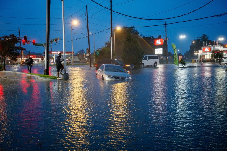 Trump is taking longer to approve disaster aid and denying Democratic states more frequently | iNFOnews.ca